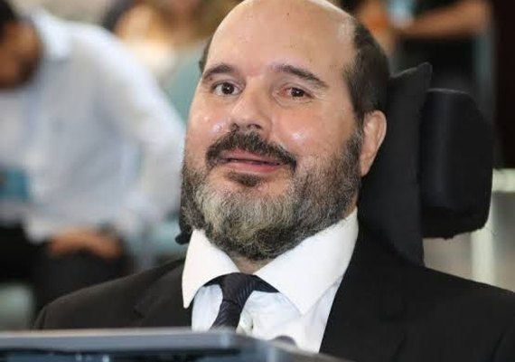 Hemerson Casado promove encontro de amigos em sessão de cinema gratuita