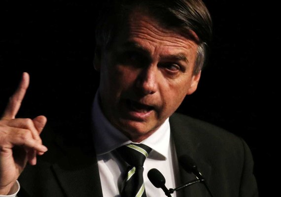 Aqui no Brasil não existe isso de racismo, diz Bolsonaro