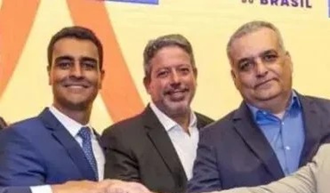 Enquanto Renan Filho avança firme, Lira joga com JHC, focado apenas na própria eleição