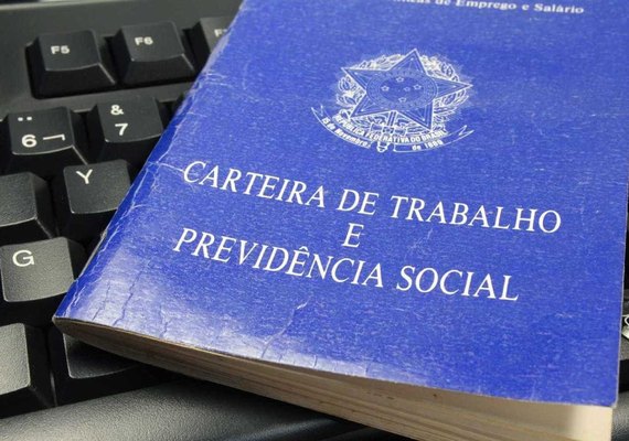 Projeto que limita salário será retomado