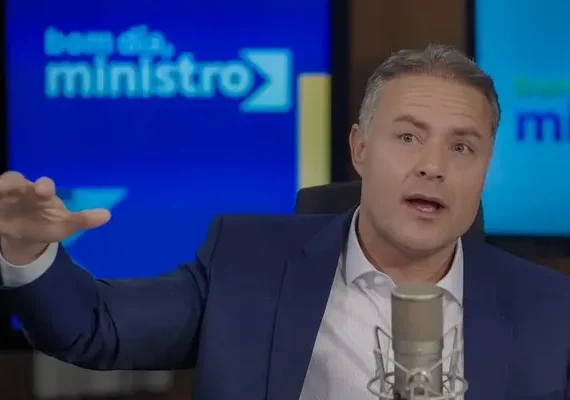 Posse de Maduro é um desrespeito à democracia, diz ministro Renan Filho