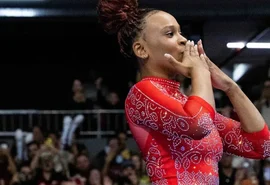 Rebeca Andrade conquista maior nota mundial no salto durante torneio no DF