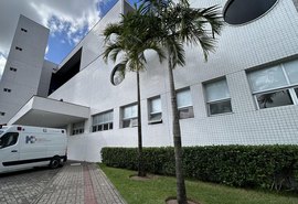 Falsa enfermeira é presa após invadir centro cirúrgico do Hospital Metropolitano de AL
