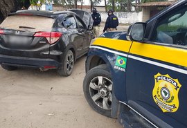 PRF prende condutora com veículo roubado em Rio Largo