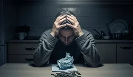 Estresse financeiro pode aumentar riscos para a saúde cardiovascular