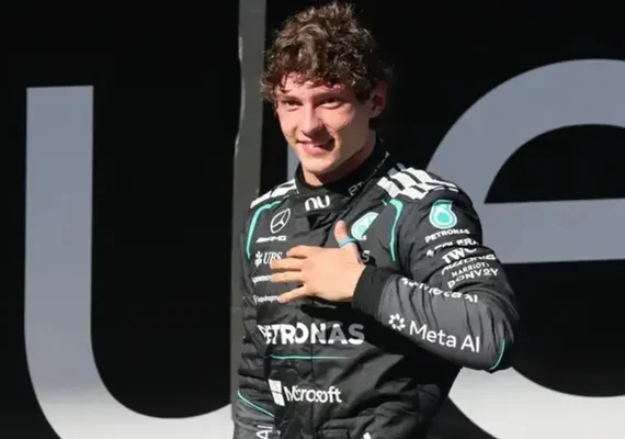 Antonelli pode ser campeão da F1 aos 20 anos e prepara homenagem a Senna
