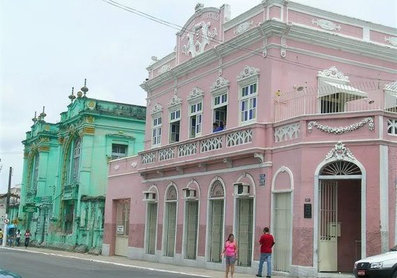 Morador de rua suspeito de roubar objetos do Instituto Histórico de AL é preso