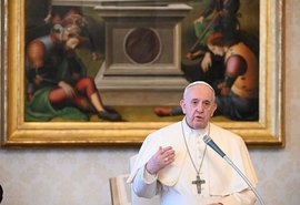 Papa diz que pessoas são mais importantes do que a economia