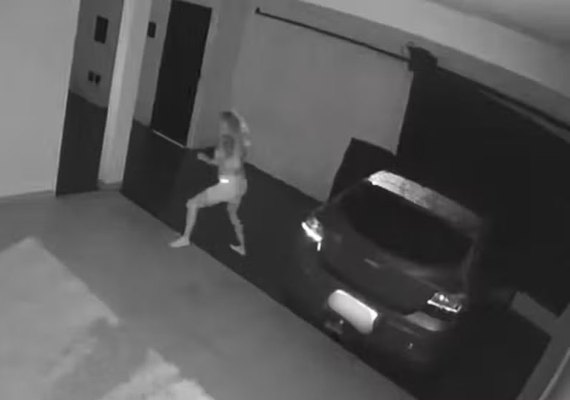 Após susto, moradora decide vender carro que se moveu sozinho: “Vai com...”