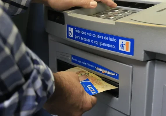Mais de 76 mil servidores estaduais receberão salários nesta segunda (30)