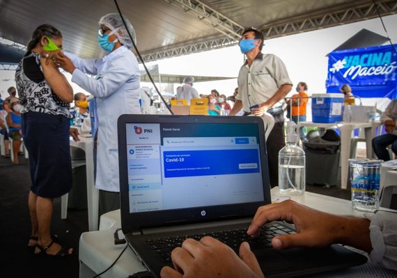 Prefeitura conta com profissionais de TI para garantir transparência na vacinação