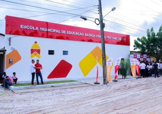 Prefeitura de Penedo moderniza e reforma escola do povoado Murici
