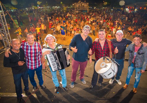Último dia de Arraiá Jacinto Silva leva apresentações de artistas alagoanos ao Eustáquio Gomes