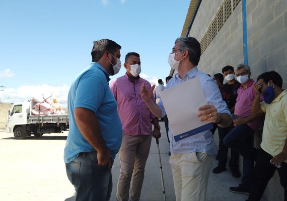 Vereador discute desperdício do dinheiro público em prédios da Semed