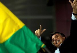 Bolsonaro defendeu novo golpe militar e guerra