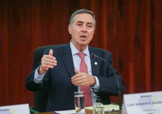 Barroso cede a partidos e vota por mais prazo para federações