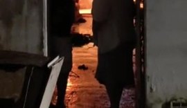 Jovem é presa suspeita de matar mãe durante incêndio em Arapiraca: 'Jesus mandou jogar no fogo'