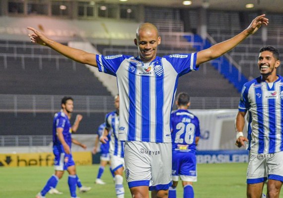 Zagueiro Cléberson pode ser titular do CSA contra o Avaí