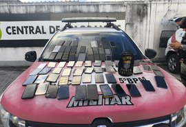 Polícia apreende 75 celulares durante operação em Maceió