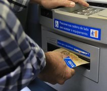 Alagoas antecipa salário de março e injeta R$ 600 milhões na economia