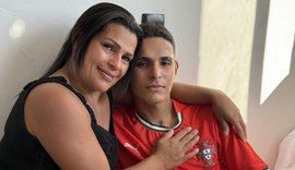 Estudante atropelado a caminho de entrevista de emprego recebe alta em Maceió