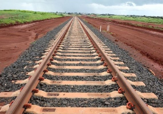 Governo vai privatizar três ferrovias