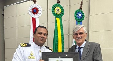 Comandante da Capitania dos Portos de Alagoas é homenageado com o título de Cidadão Honorário de Maceió em reconhecimento à sua atuação e aos relevantes serviços prestados à capital