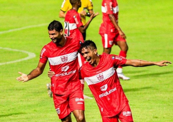 CRB vence partida contra Guarani em jogo no Rei Pelé