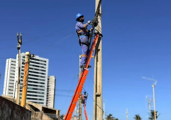 Furto de cabos subterrâneos deixa parte da orla de Jacarecica às escuras