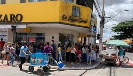 Filas em agências bancárias de Arapiraca voltam a formar aglomerações