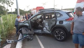 Seis pessoas ficam feridas após colisão entre caminhão e carro, em AL
