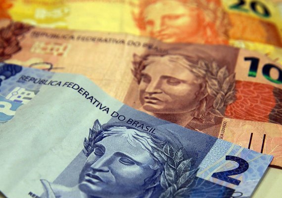 Brasileiros já pagaram R$ 300 bi em impostos desde o início do ano