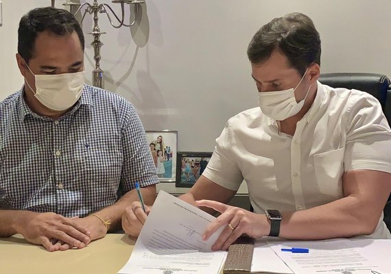 Prefeito encaminha Projetos de Leis que visam empregos em Marechal