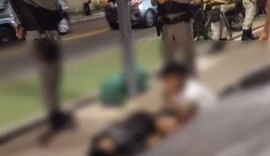 Jovem é baleado nas costas durante tentativa de assalto na orla de Pajuçara