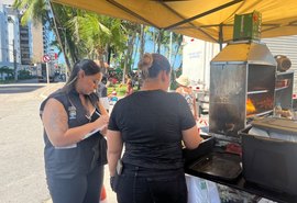 Semsc orienta ambulantes sobre ocupação irregular na Rua Aberta