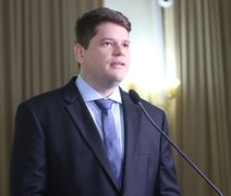 Davi deixa PP de Lira, conversa com JHC e garante legenda para Senado