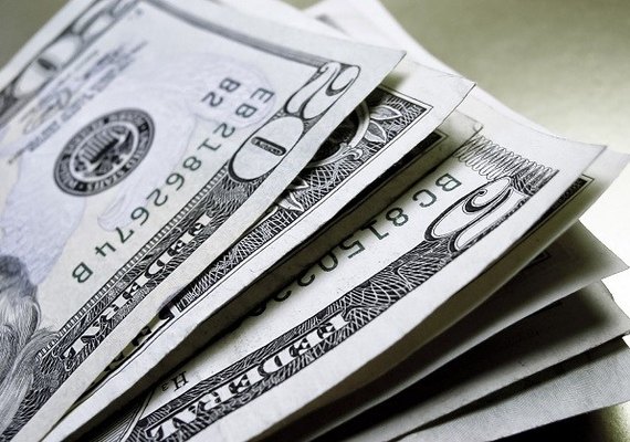 Dólar dólar recua 0,72% e é vendido a R$ 5,33