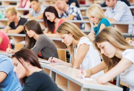 Em crise, Fies tem 60% de inadimplência e sobram vagas