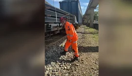 Jovem de 20 anos é atropelado por trem e fica em estado grave