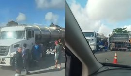 Colisão entre caminhão e carreta travam trânsito no Clima Bom