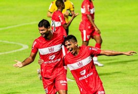 CRB vence partida contra Guarani em jogo no Rei Pelé