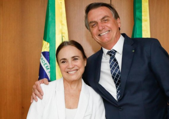 Bolsonaro apoia pressão de aliados para que Regina Duarte deixe o cargo