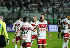 CRB vence fora de casa e volta ao G-6 da Série B com força