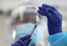 Ações de farmacêuticas se valorizam com mercado de vacinas