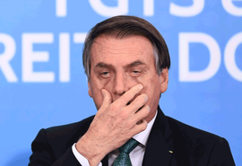 Bolsonaro vai a manifestação em frente ao Palácio do Planalto