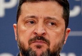 Ucrânia enfrenta crise agravada por avanços russos e corrupção em Kiev
