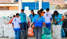Plastitroque arrecada 2,6 toneladas de plástico e troca em alimentos e kits