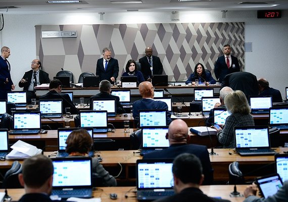 Caixa dois nas eleições tem criminalização aprovada