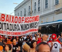 Ato a favor da democracia acontece de forma pacífica em Maceió