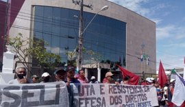 Trabalhadores protestam em frente ao TJ/AL por prorrogação de medida cautelar